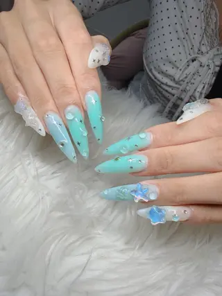 ネイル Lee Nailsのネイルデザイン