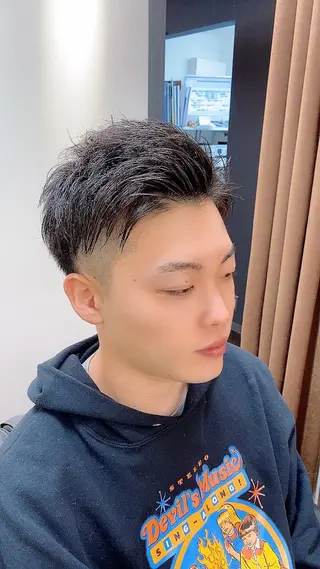 ショート メンズ KUTSUKAKE YUTOのヘアスタイル