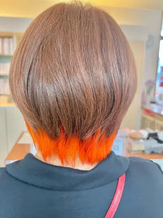 ショート カラー 黒崎 美乃里のヘアスタイル