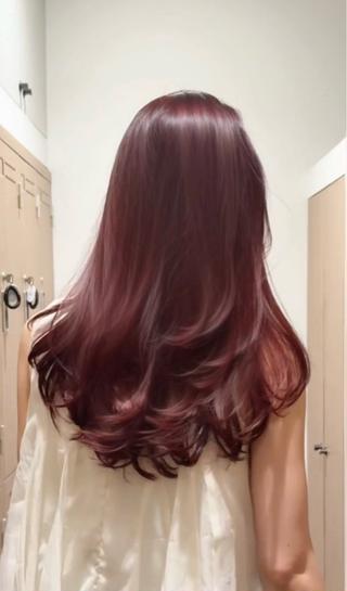 ロング Ami/赤髪🎀 /レイヤーカットのヘアスタイル