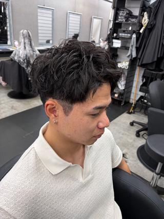 ショート メンズ ダブルカラー メンズパーマ大成のヘアスタイル