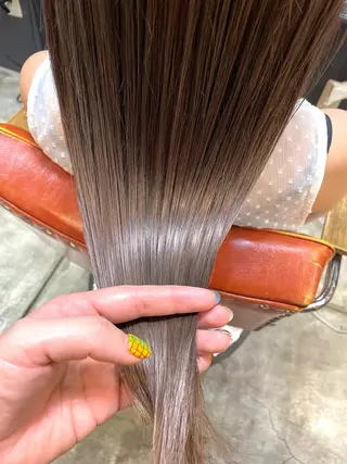 セミロング カラー ヘアアレンジ 推しカラー美容師 Yukino🌈のヘアスタイル