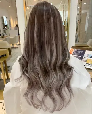 ロング 羽根田 果奈のヘアスタイル