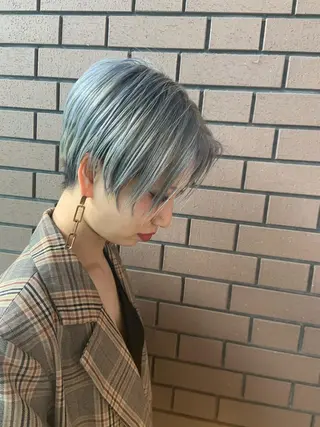 ショート カラー パーマ ヘアアレンジ ハイトーンカラー🤍 山下 優華のヘアスタイル