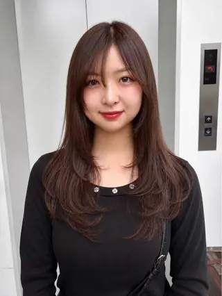 セミロング カラー 韓国レイヤー⋆౨ৎﾟ 透カラー🩶／ユウキのヘアスタイル