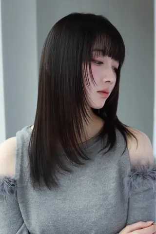 ミディアム 楠原 透羽のヘアスタイル