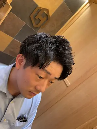 ミディアム 瀬波 秀行のヘアスタイル