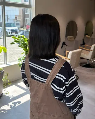 ミディアム 井山 葵のヘアスタイル