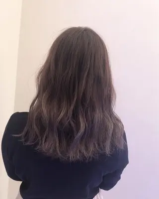 ミディアム カラー 白井 つづりのヘアスタイル