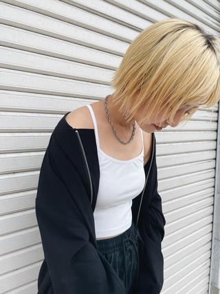 ショート カラー 岸川 恭子のヘアスタイル