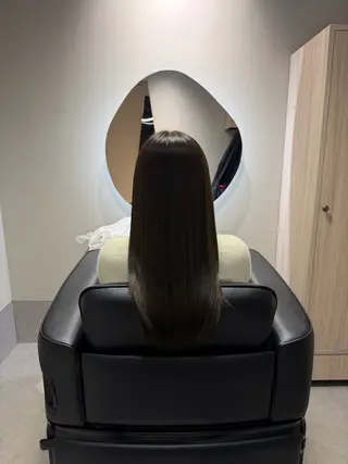 ロング NAVY 橋本心 縮毛矯正のヘアスタイル