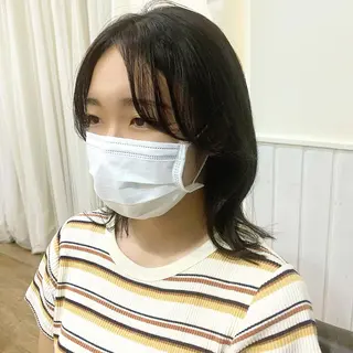 ミディアム カラー パーマ ヘアアレンジ メンズ キッズ ネイル マツエク・マツパ 似合せレイヤー／ 柔らか透明感カラーのヘアスタイル