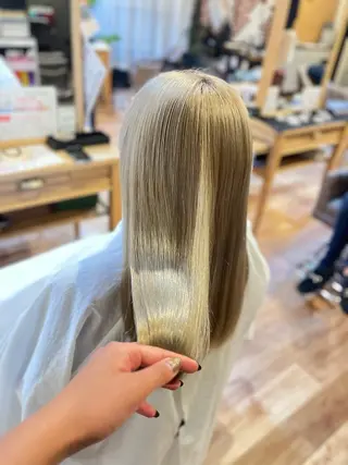 ロング カラー 松下 詩恵里のヘアスタイル