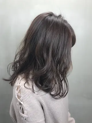 セミロング カラー 【透明感、艶髪】西村 有司のヘアスタイル