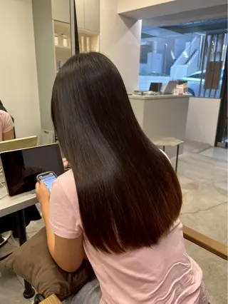 セミロング パーマ ハイトーンカラー が絶対可愛い✨泰聖✨のヘアスタイル