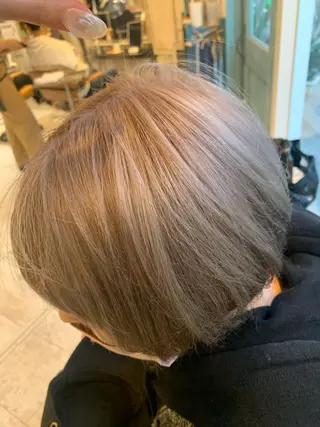 カラー ヤマダ サクラのヘアスタイル