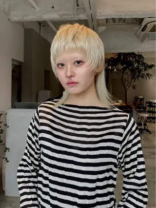 セミロング 中村 玲音のヘアスタイル