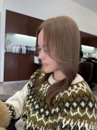 ミディアム カラー 大門 怜以のヘアスタイル