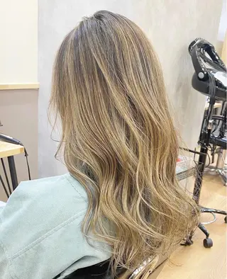ロング カラー シャルミア ヘアのヘアスタイル