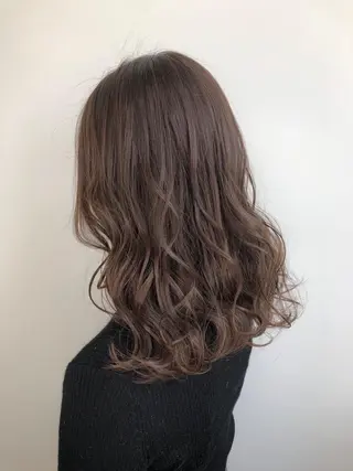 セミロング カラー 【透明感、艶髪】西村 有司のヘアスタイル