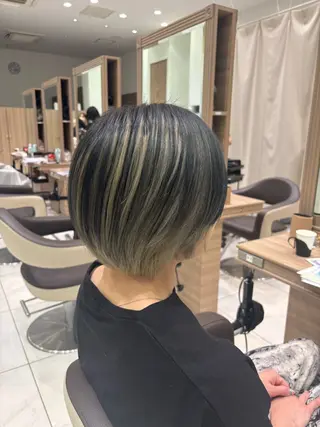 ショート カラー 鈴木かのん/縮毛矯正 /ミニモ限定クーポンのヘアスタイル