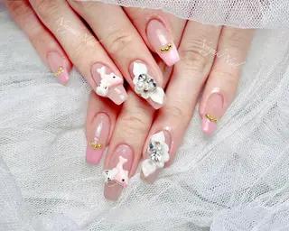 ネイル 🦋 Queenieのネイルデザイン