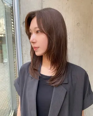 ミディアム カラー 似合わせレイヤー/ ケアパーマ/高倉のヘアスタイル