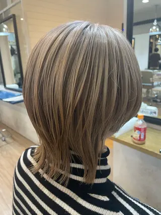 ショート カラー すやま もえのヘアスタイル