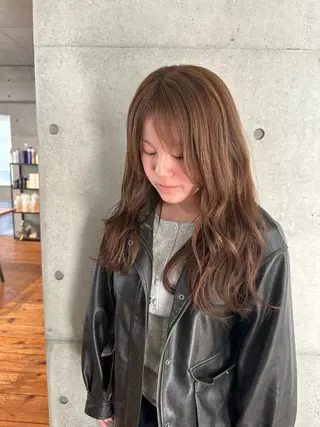 ロング カラー MISAKI のヘアスタイル