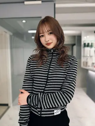 sena⌇ベージュ⌇ ブリーチなしWカラーのヘアスタイル