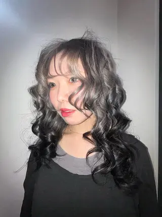ロング カラー ヒマリ デザインカラーのヘアスタイル