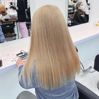 セミロング カラー ヘアアレンジ 🪞official THREE 横浜🎀のヘアスタイル