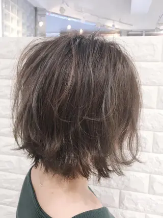 ショート カラー パーマ 髪質改善、エクステ 山口卓哉のヘアスタイル
