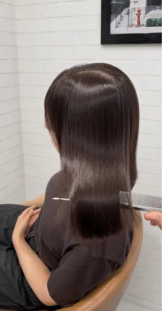 ロング ハイトーン/韓国 YUKIのヘアスタイル