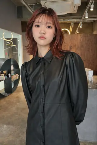ミディアム 不藤 代史伽のヘアスタイル