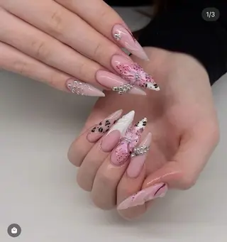 ネイル Rina Nail.Blingのネイルデザイン