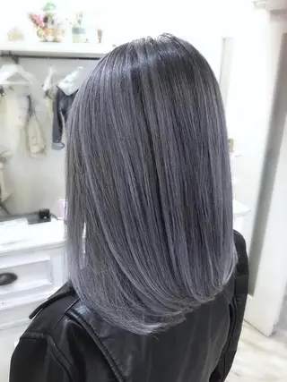ミディアム カラー 艶髪🫧髪質改善 縮毛矯正✨影山湧市のヘアスタイル