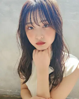 セミロング カラー 仁科 美乃里のヘアスタイル