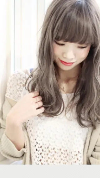 ミディアム 嶋崎 留美のヘアスタイル