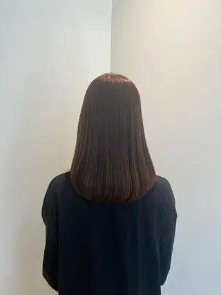 ミディアム 成岡 愛美のヘアスタイル