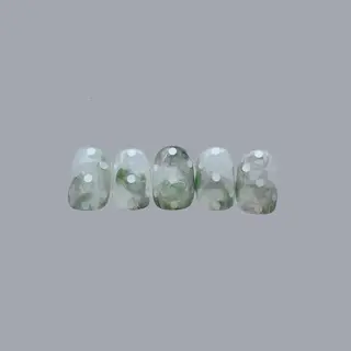 ネイル BRooCH yuzuのネイルデザイン