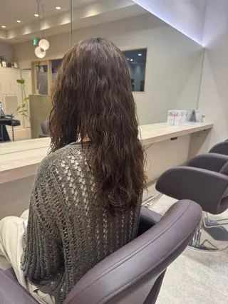 パーマ ワタナベ ヒヨリのヘアスタイル