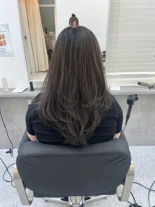 ロング カラー 長谷川 愛花のヘアスタイル