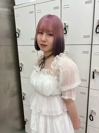 ミディアム カラー 抜け感レイヤー︴ ニュアンスカラーのヘアスタイル