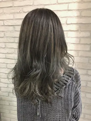 ロング カラー 大平 美沙のヘアスタイル
