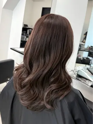 セミロング ハイライトモデル募集 ALIVE髙橋賢世のヘアスタイル