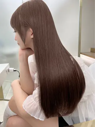 ロング クロ/レイヤーカット /前髪顔まわりカットのヘアスタイル