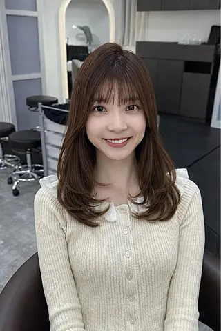 セミロング マエザワ リュウのヘアスタイル