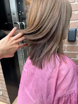 ミディアム カラー 久木原 ゆりのヘアスタイル