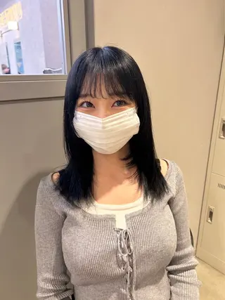 セミロング カラー 抜け感レイヤー︴ ニュアンスカラーのヘアスタイル